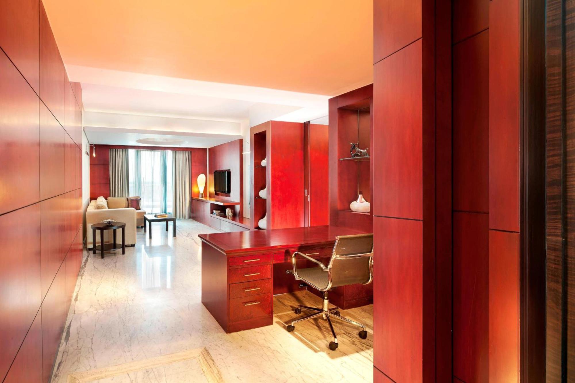 Le Meridien Hotel 5*